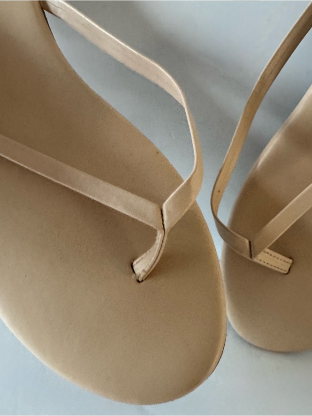 LC Lauren Conrad Womens 10 Flip Flop Sandals Beige Thong Shoes Summer Style Flat - Picture 2 of 6